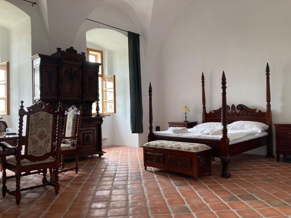 Zamek Kolstejn - Hotel Chateau Goldenstein Branná Dış mekan fotoğraf