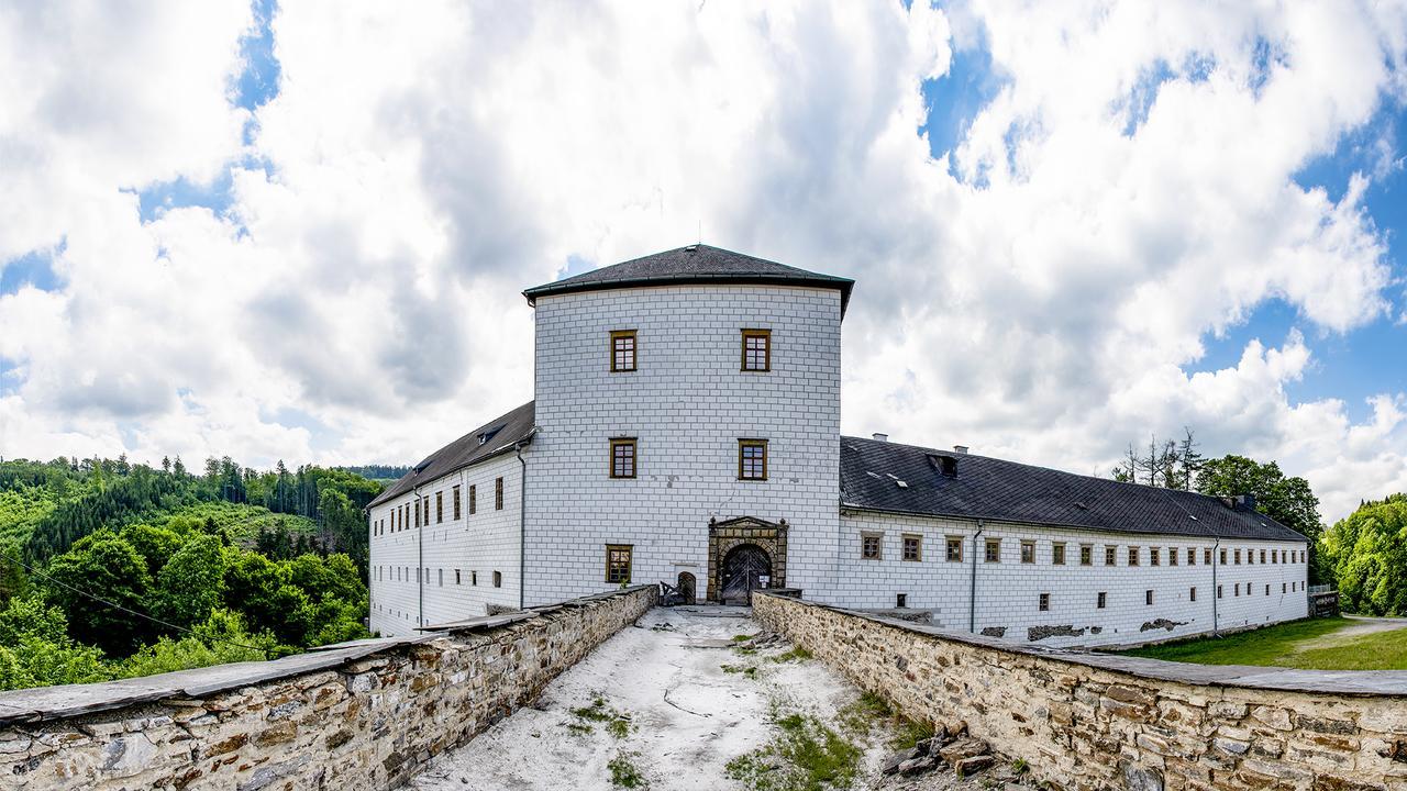Zamek Kolstejn - Hotel Chateau Goldenstein Branná Dış mekan fotoğraf